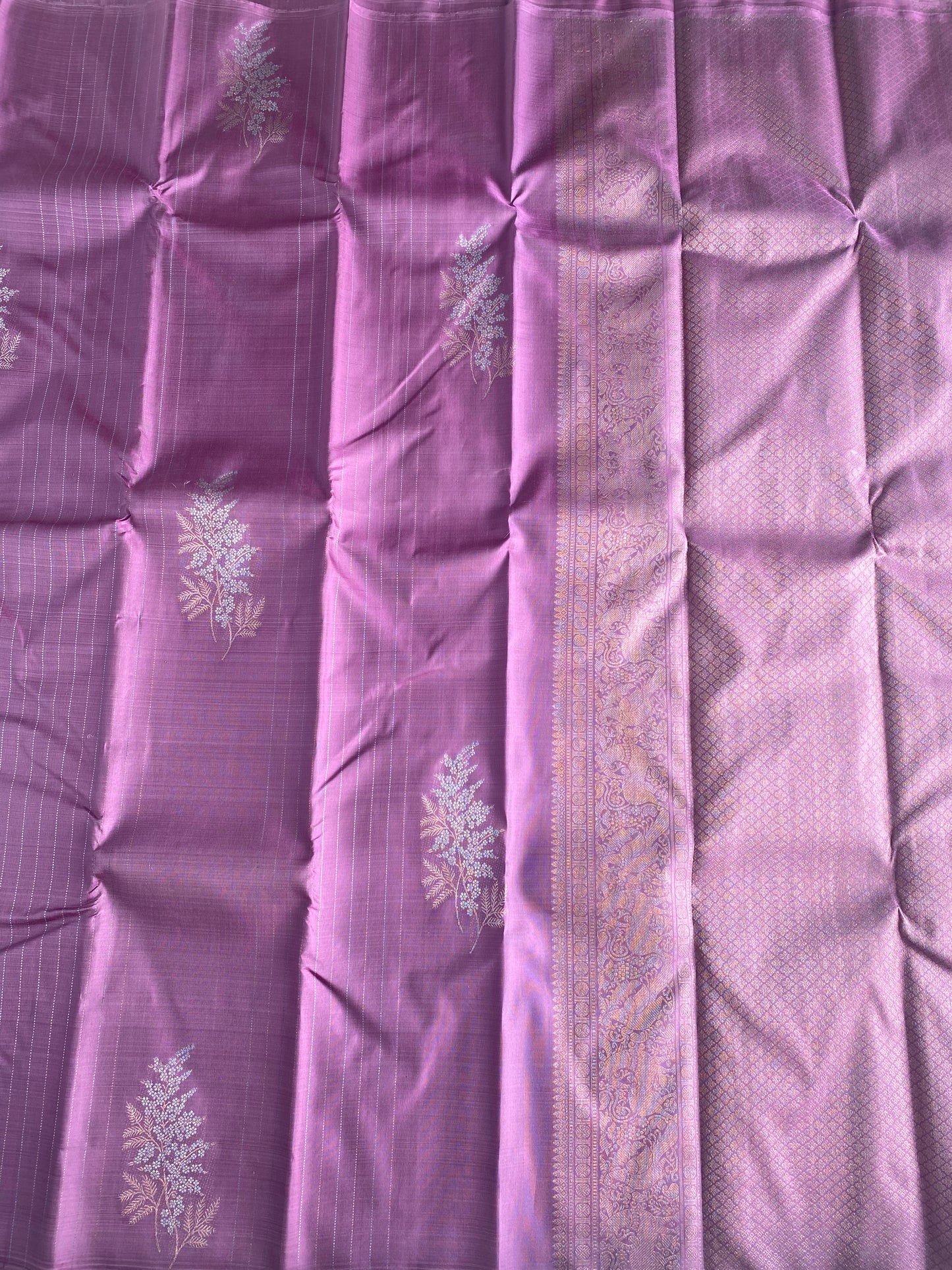 Lavender Mauve Handwoven Silk Saree with Elegant Floral Zari Motif