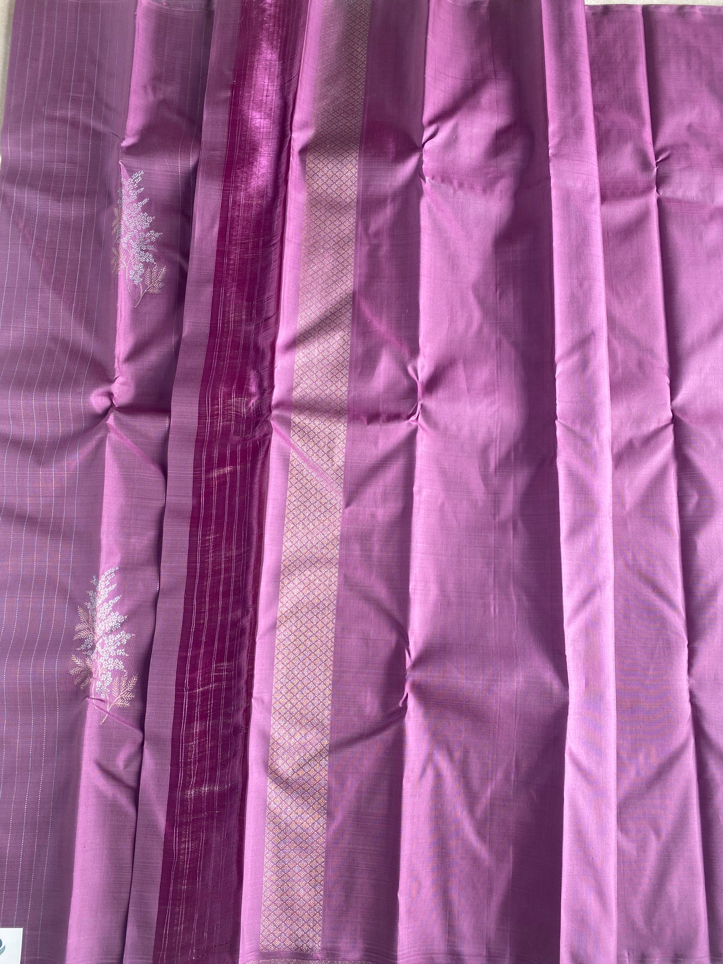 Lavender Mauve Handwoven Silk Saree with Elegant Floral Zari Motif